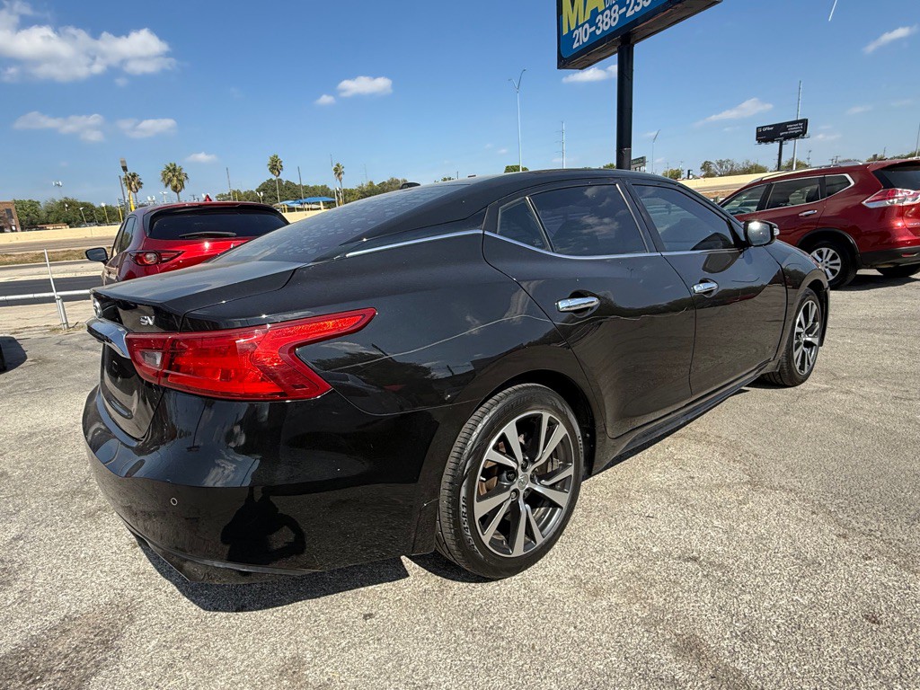 2017 Nissan Maxima Image 9