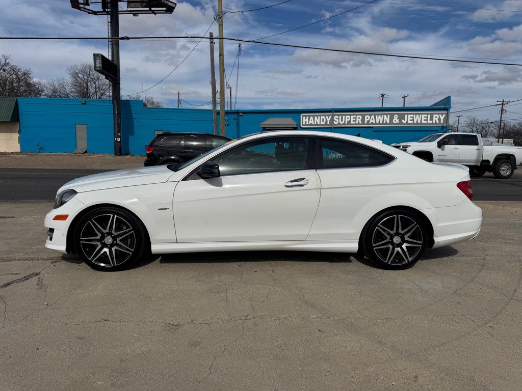 2013 Mercedes-Benz C-Class Image 3
