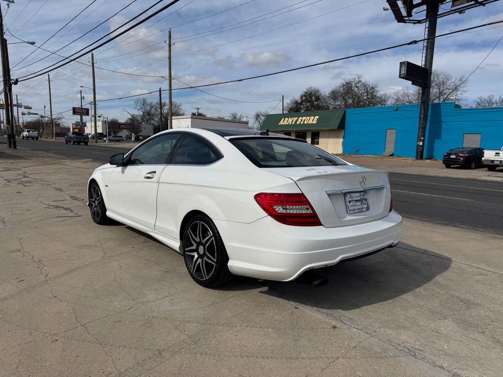 2013 Mercedes-Benz C-Class Image 4