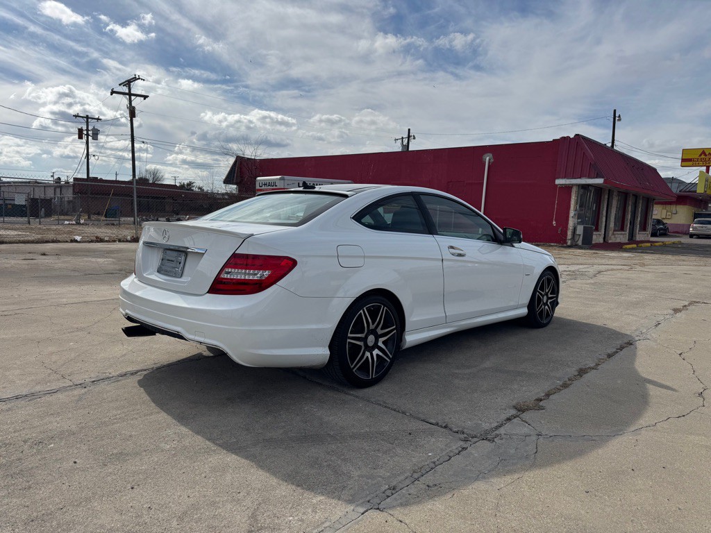 2013 Mercedes-Benz C-Class Image 6