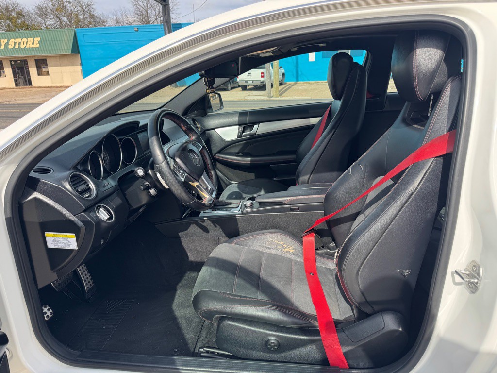 2013 Mercedes-Benz C-Class Image 12