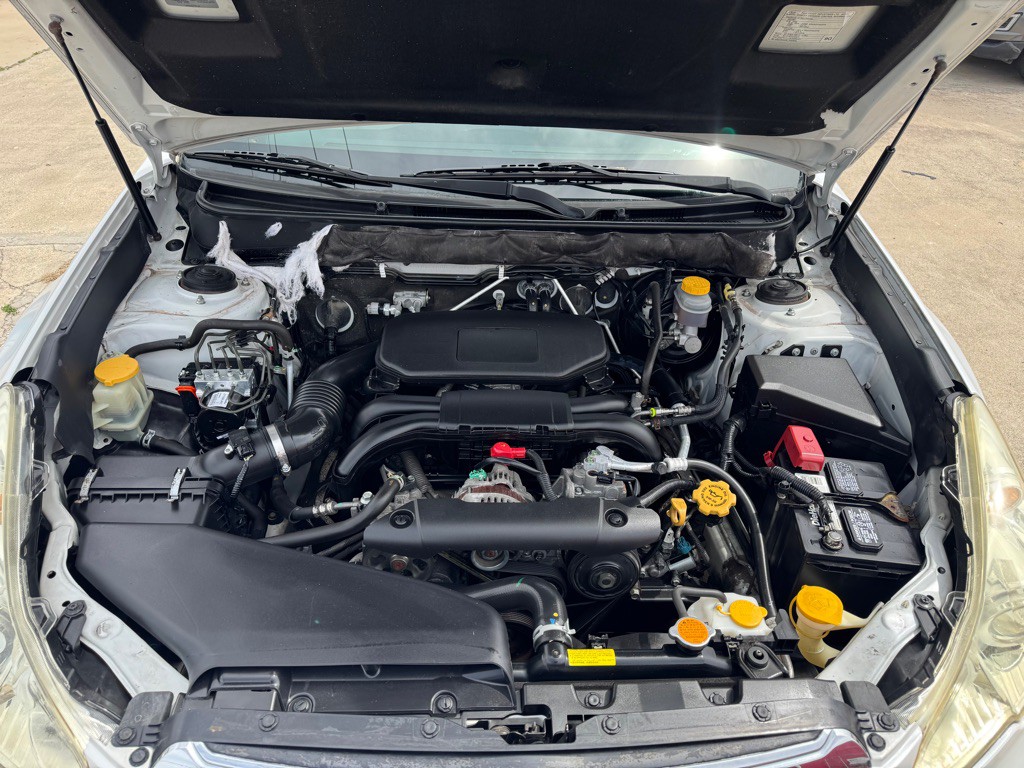 2011 Subaru Outback Image 9