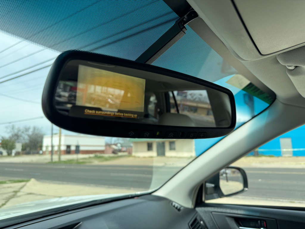 2011 Subaru Outback Image 16