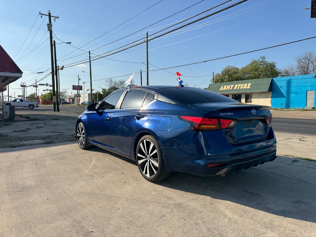2019 Nissan Altima Image 4