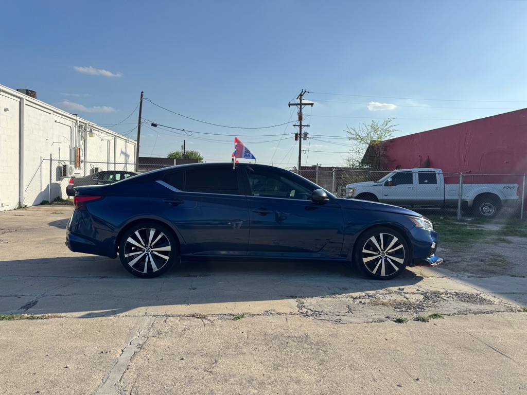 2019 Nissan Altima Image 7