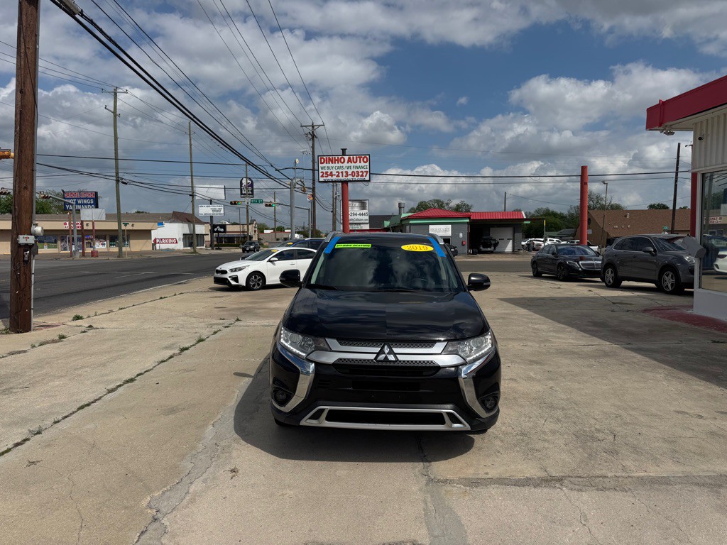 2019 Mitsubishi Outlander Image 1