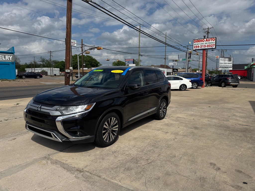 2019 Mitsubishi Outlander Image 2