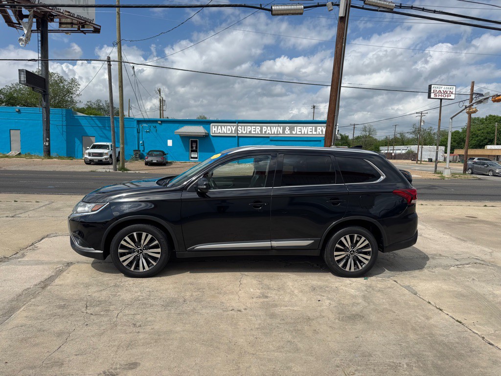 2019 Mitsubishi Outlander Image 3
