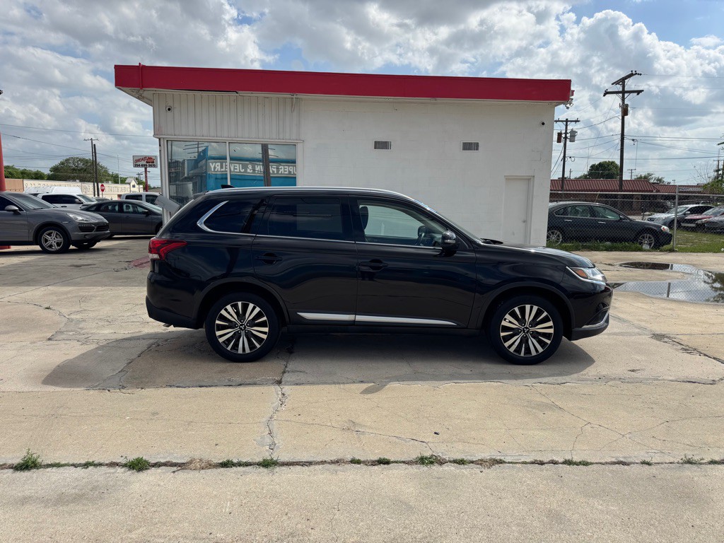 2019 Mitsubishi Outlander Image 7