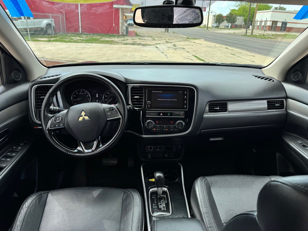 2019 Mitsubishi Outlander Image 14