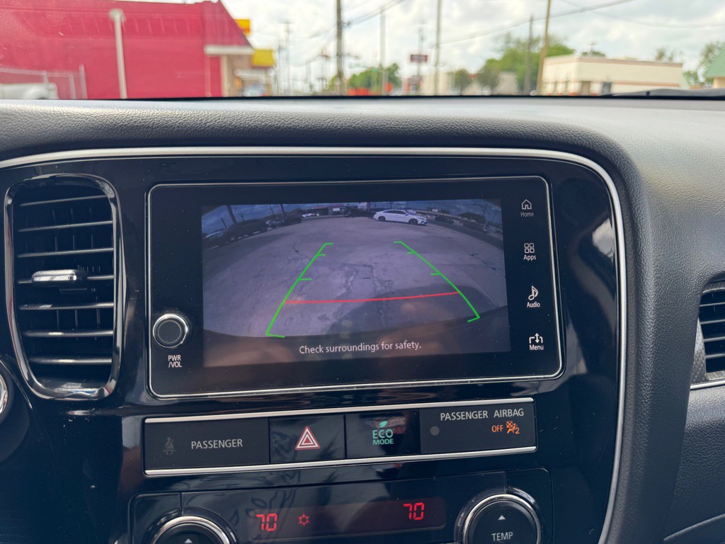 2019 Mitsubishi Outlander Image 16
