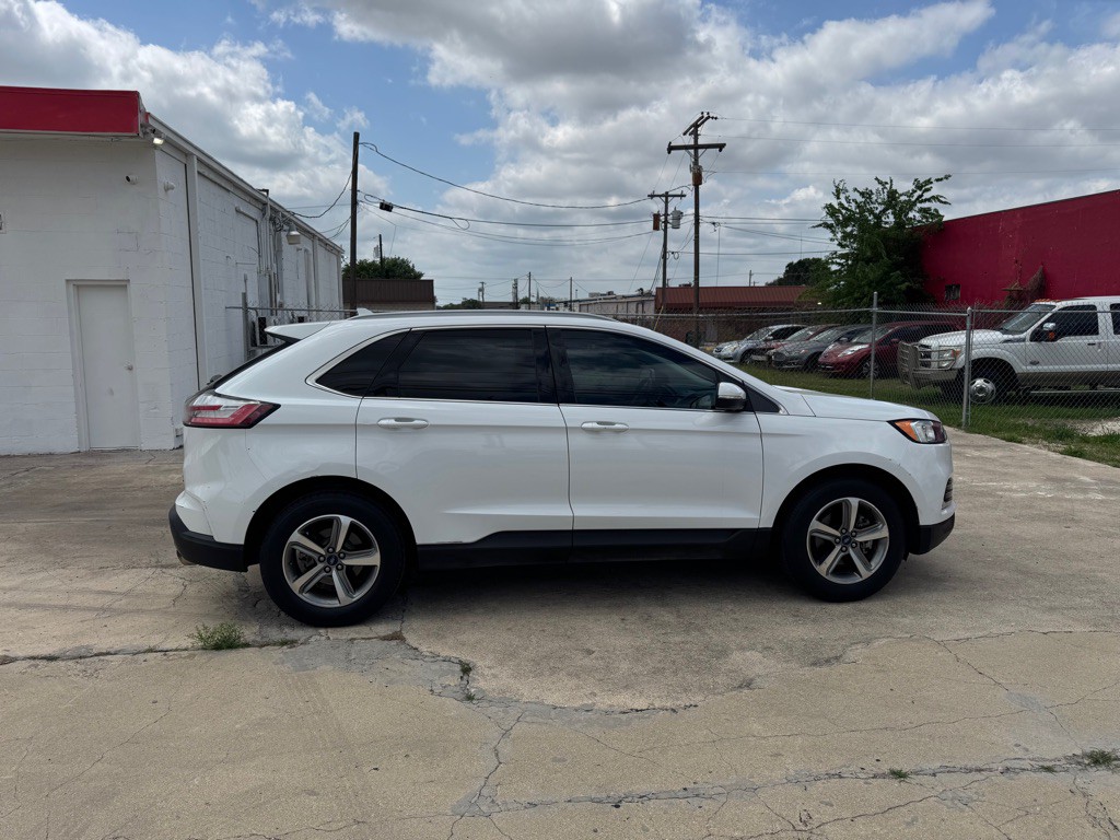 2020 Ford Edge Image 7