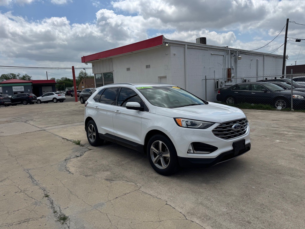 2020 Ford Edge Image 8