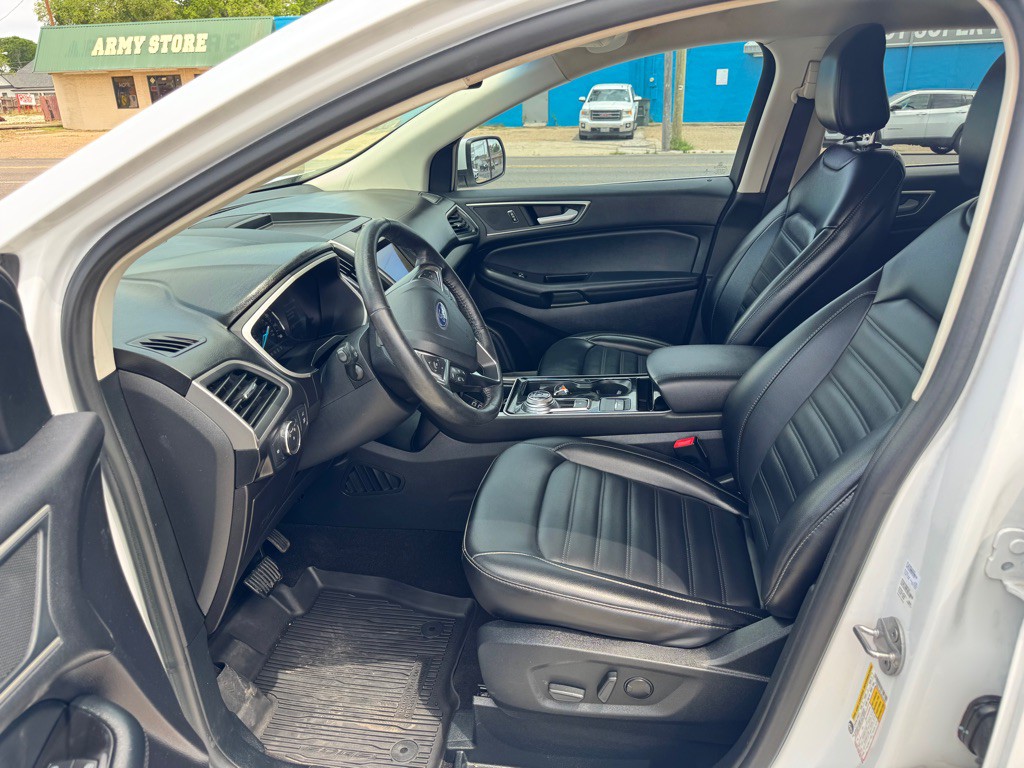 2020 Ford Edge Image 13
