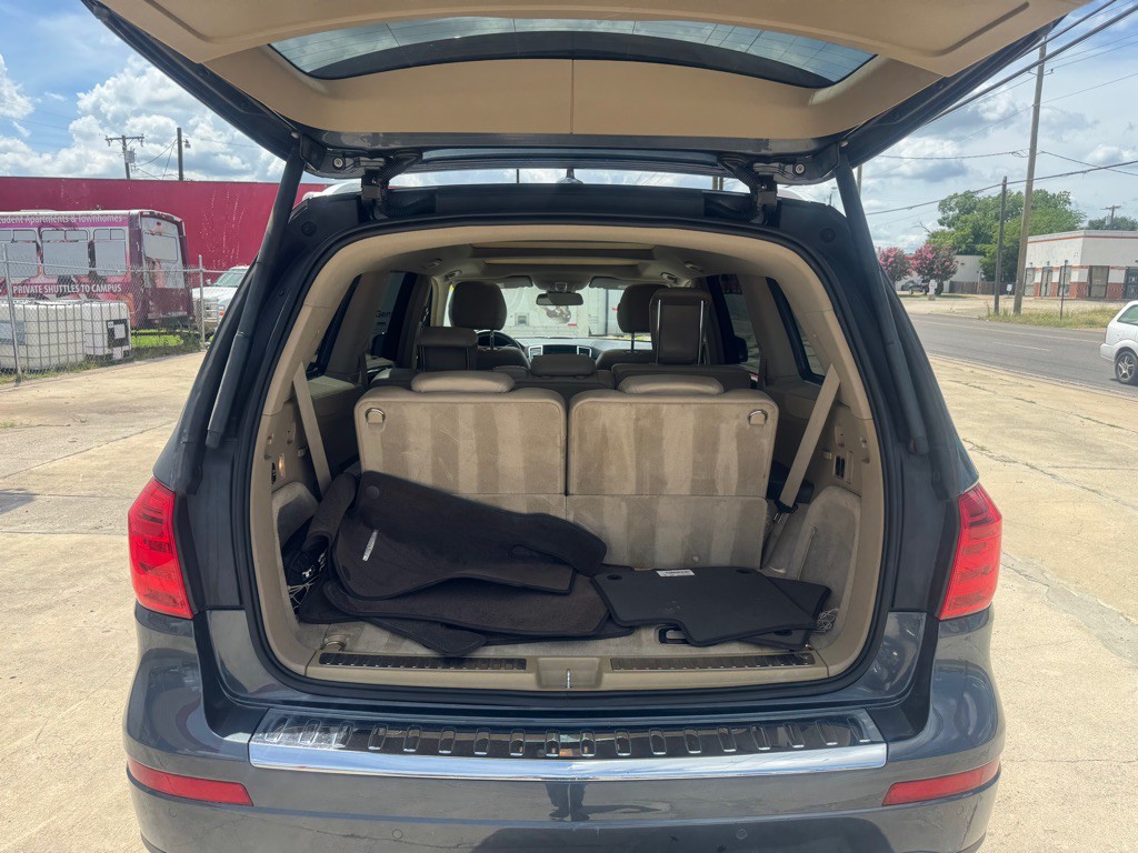2013 Mercedes-Benz GL-Class Image 10