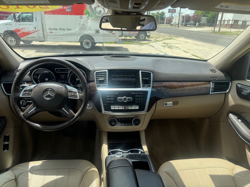 2013 Mercedes-Benz GL-Class Image 15