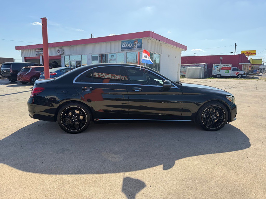 2016 Mercedes-Benz C-Class Image 7