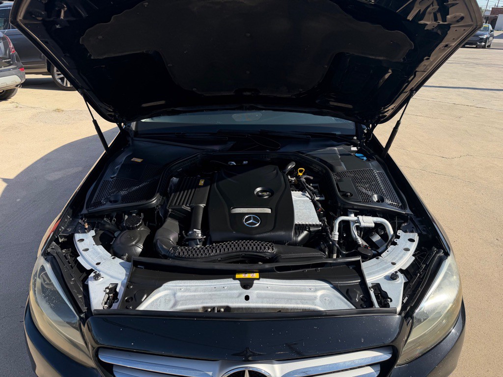 2016 Mercedes-Benz C-Class Image 9