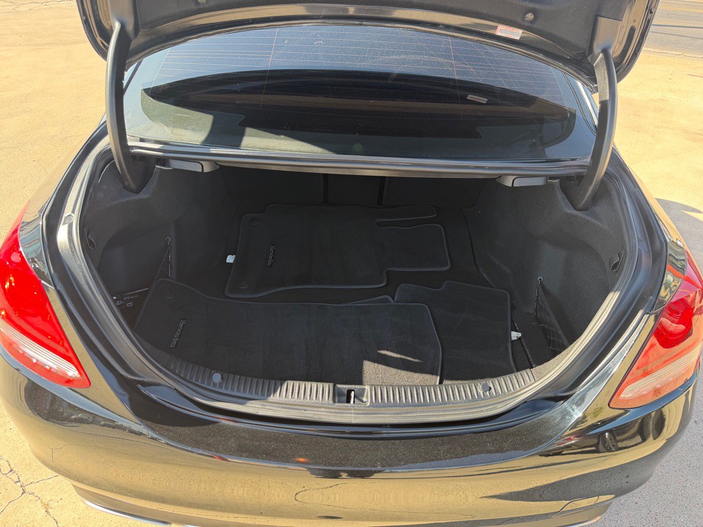 2016 Mercedes-Benz C-Class Image 10