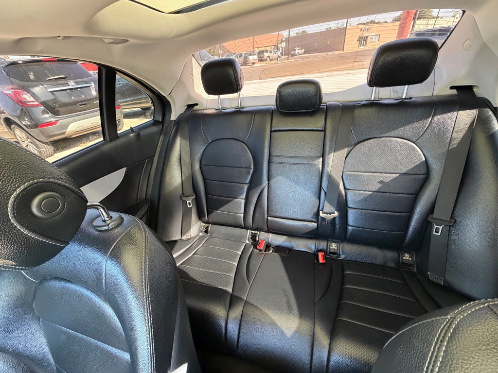 2016 Mercedes-Benz C-Class Image 12