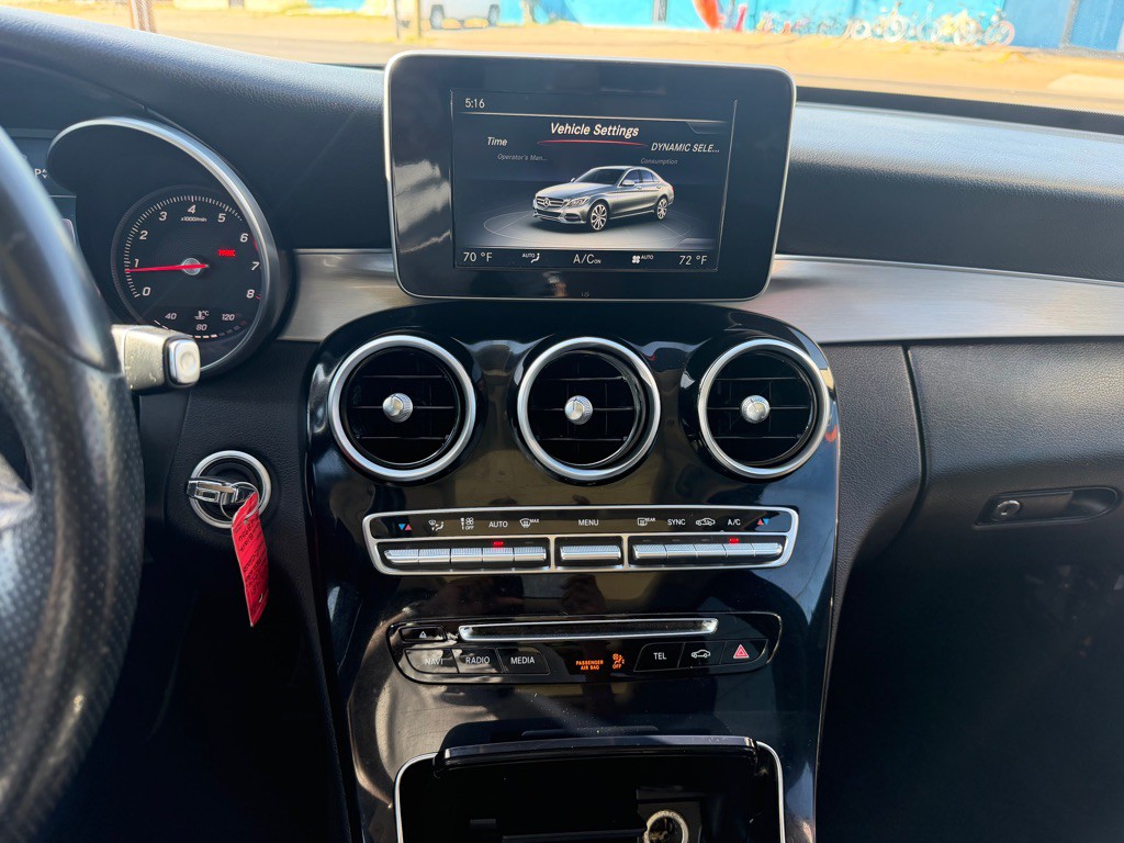 2016 Mercedes-Benz C-Class Image 18