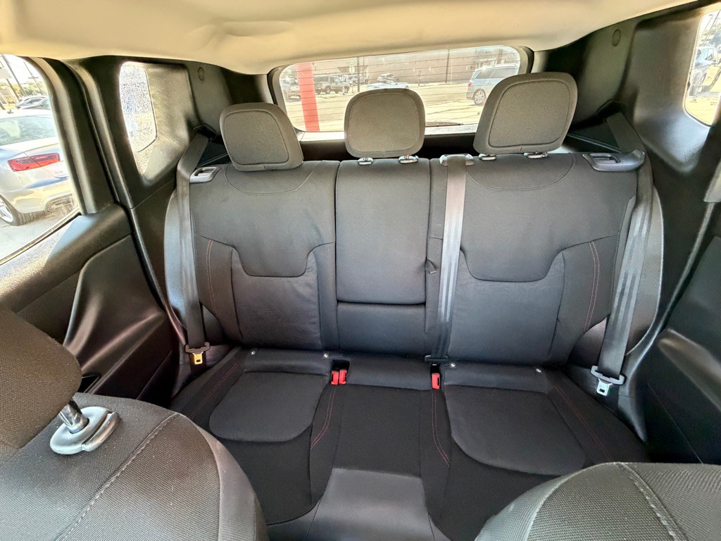 2018 Jeep Renegade Image 15