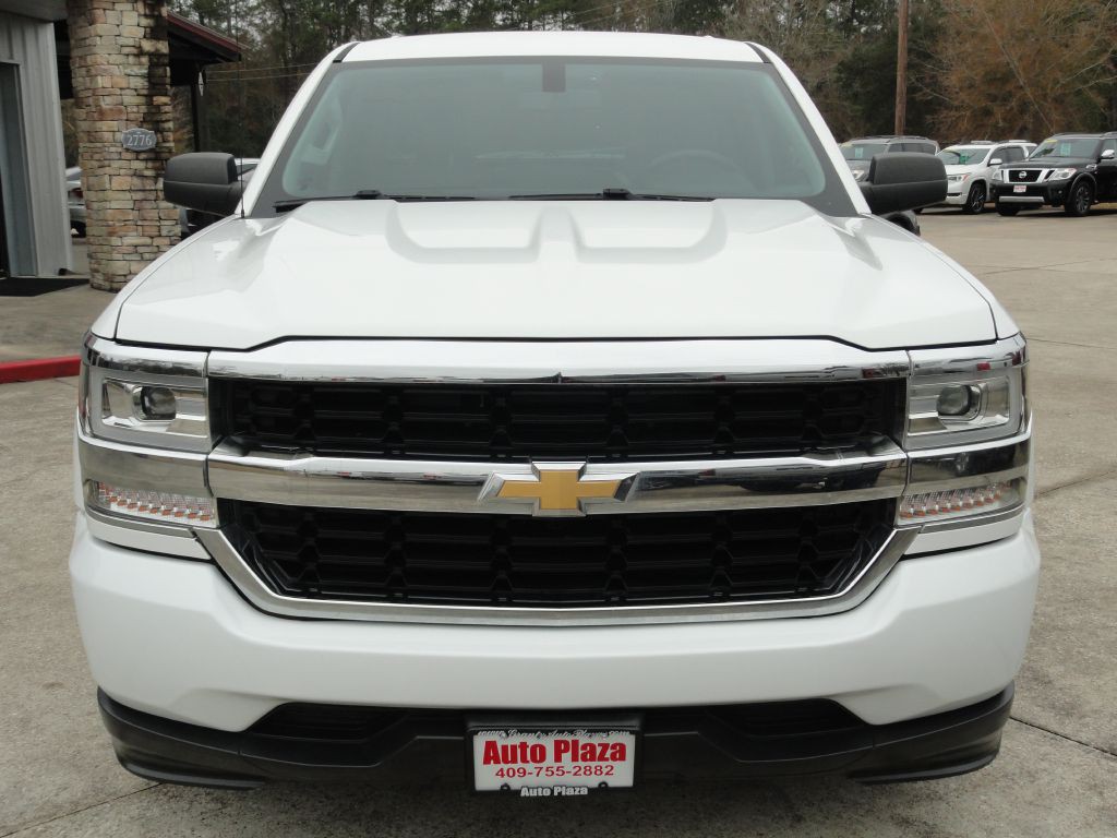 2018 Chevrolet Silverado 1500 Image 2