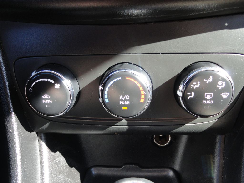 2014 Dodge Avenger Image 14