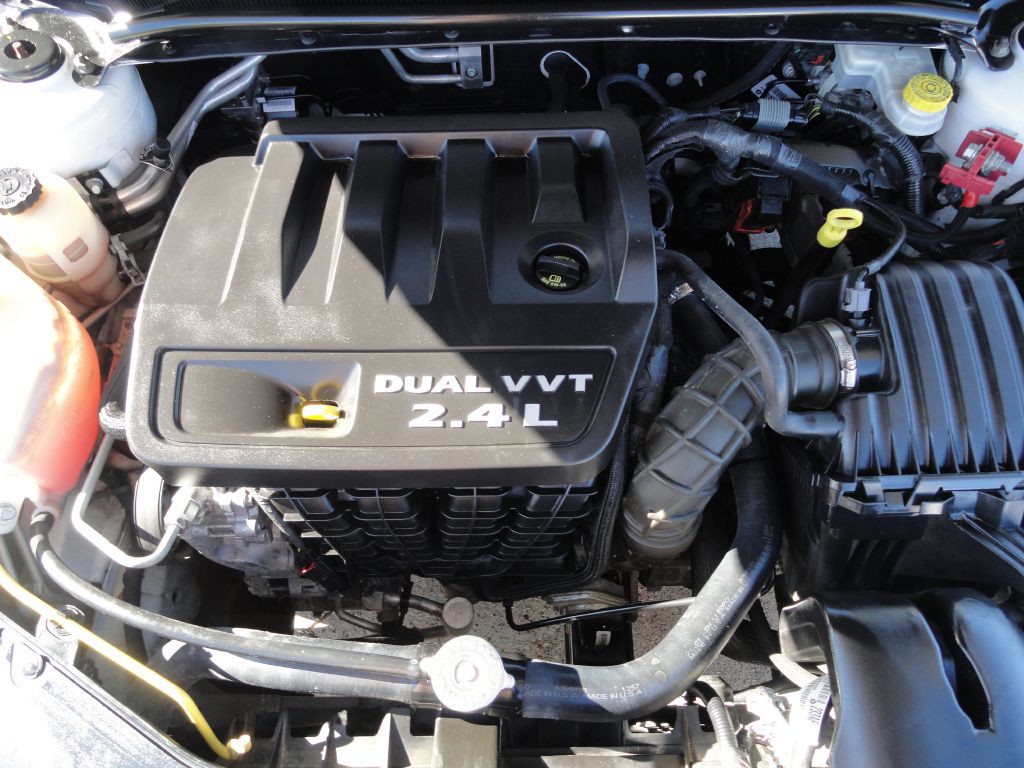 2014 Dodge Avenger Image 20