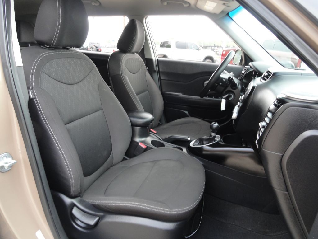 2016 Kia Soul Image 8