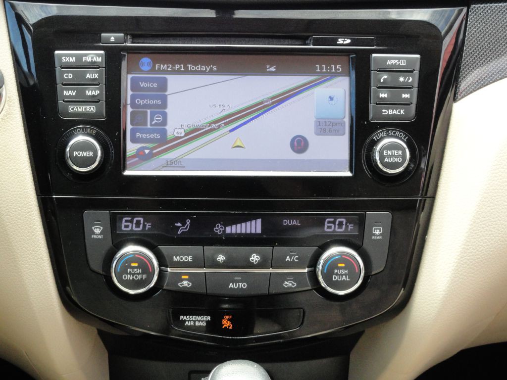 2016 Nissan Rogue Image 11