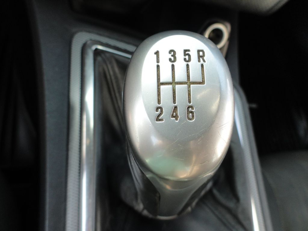 2014 Dodge Challenger Image 12
