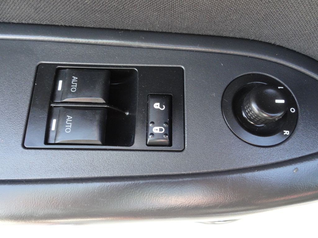 2014 Dodge Challenger Image 19