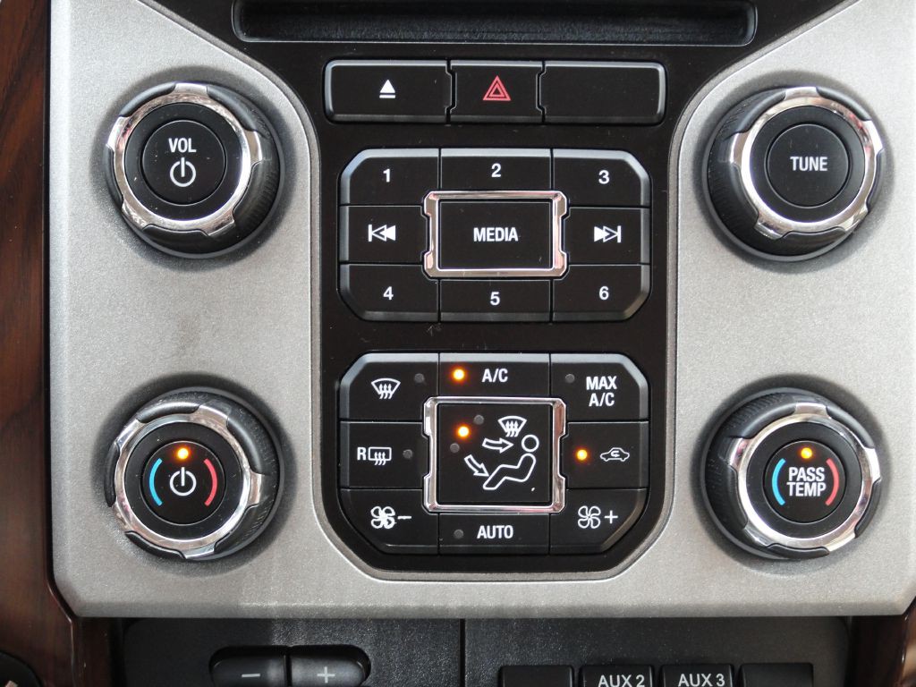 2015 Ford F-250 Image 21