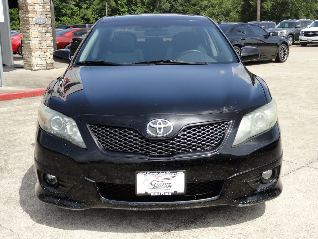 2010 Toyota Camry Image 2