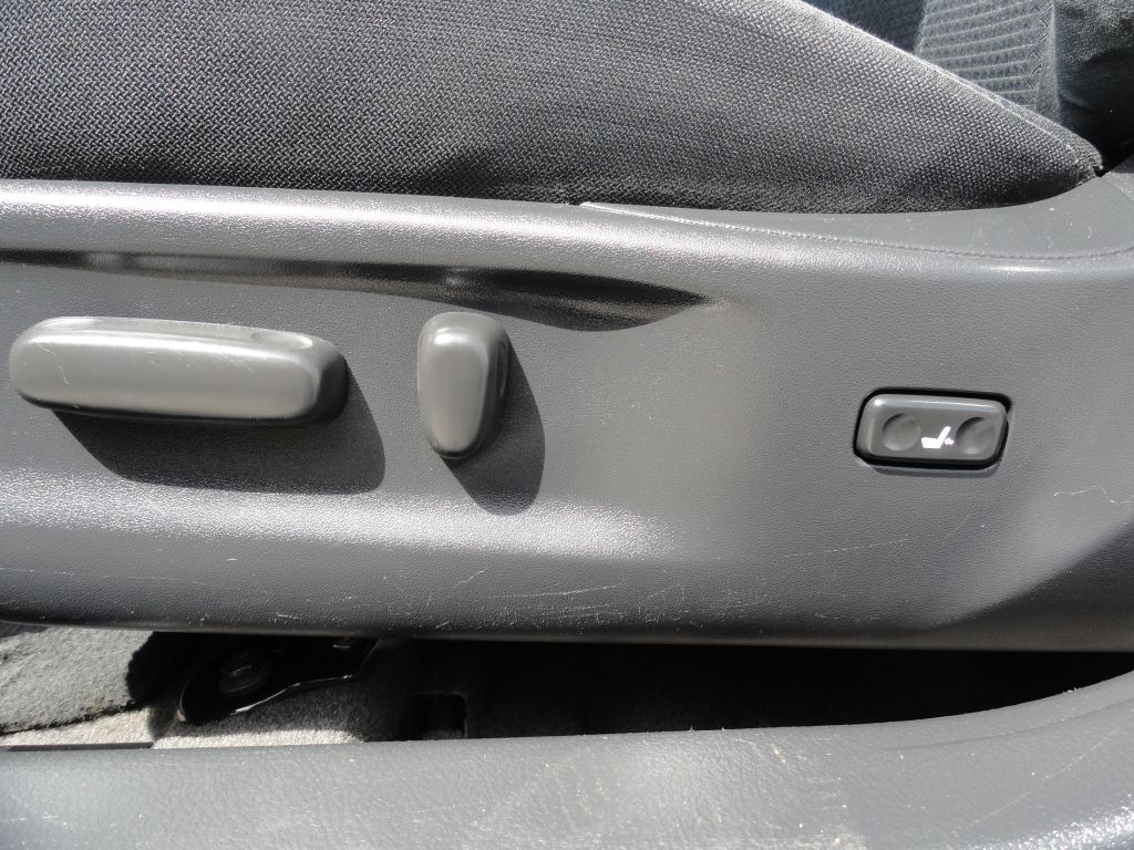 2010 Toyota Camry Image 18