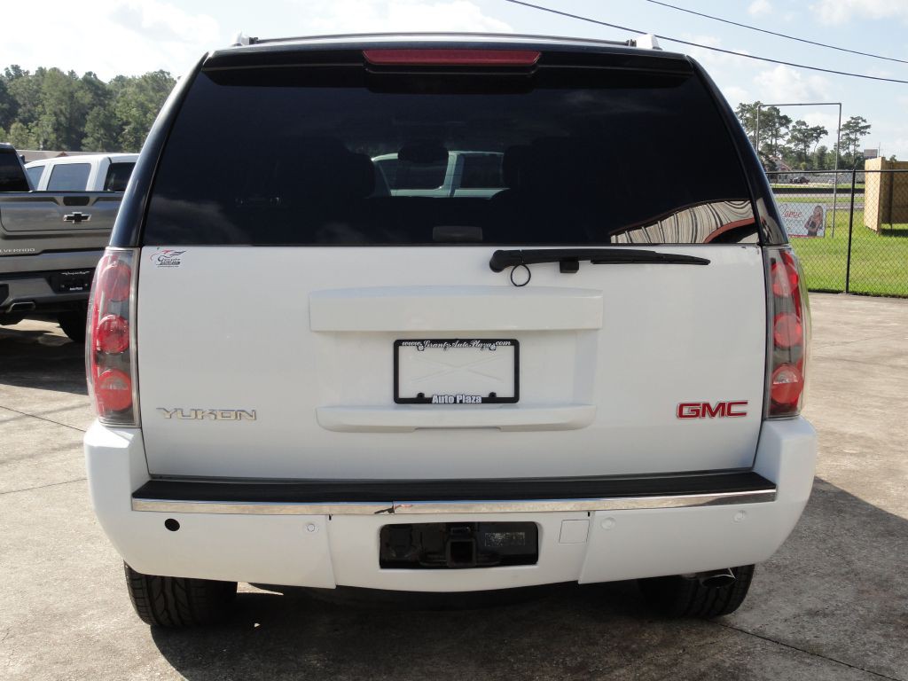 2007 GMC Yukon Image 4