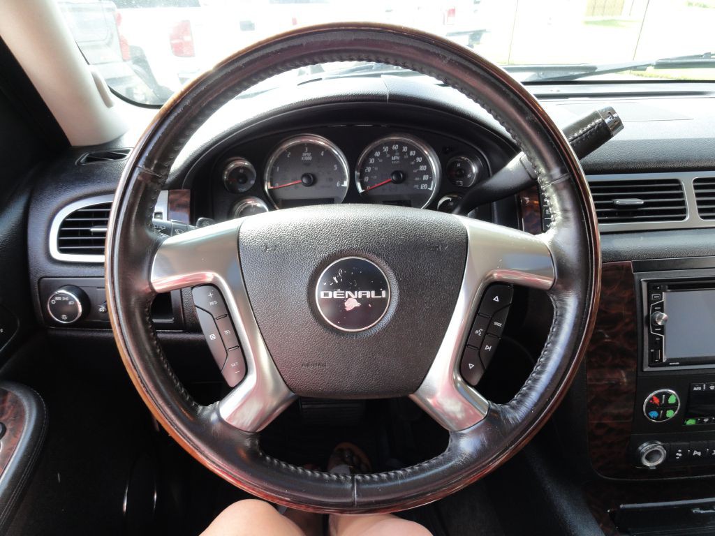 2007 GMC Yukon Image 18