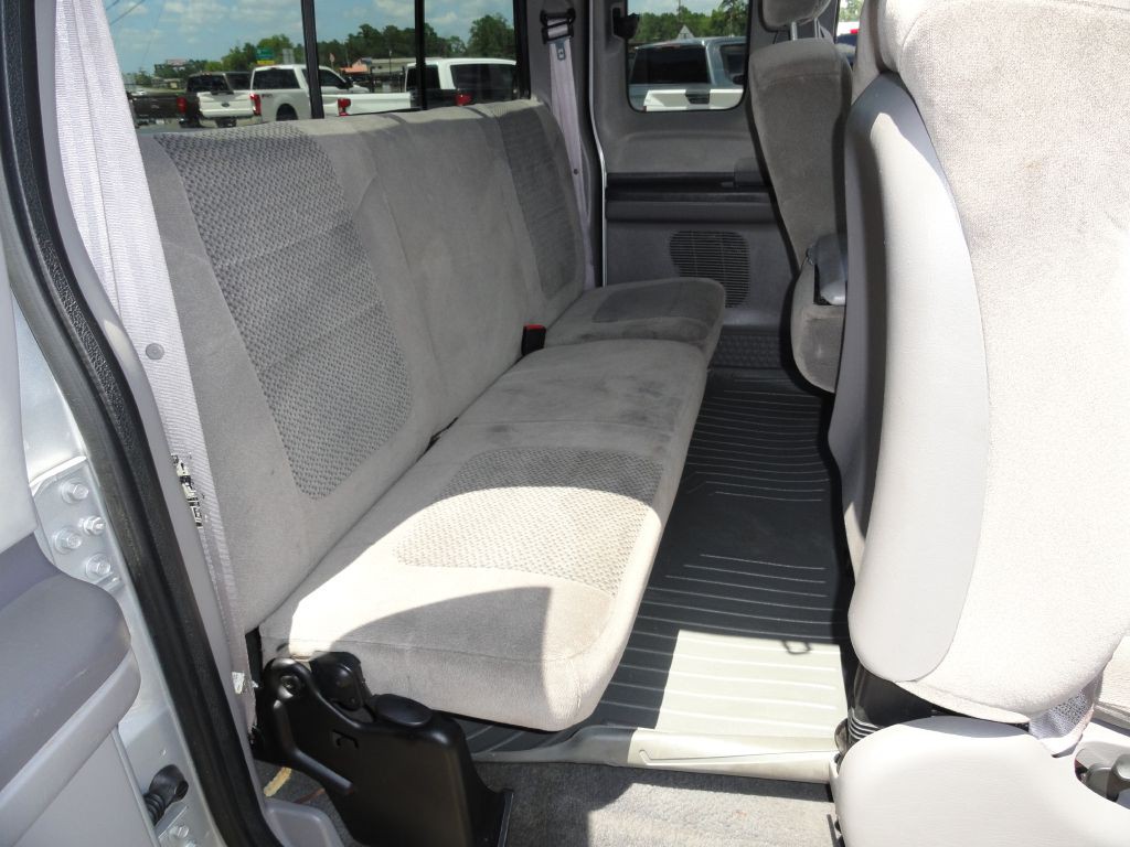 2001 Ford F-250 Image 10