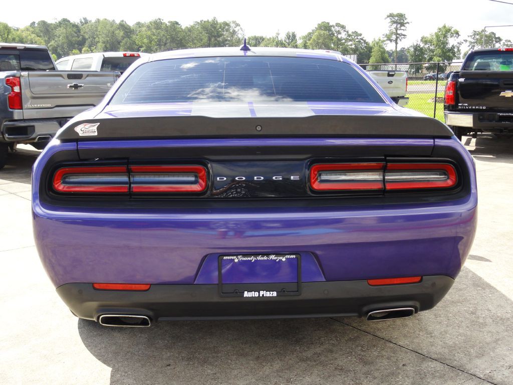 2016 Dodge Challenger Image 4