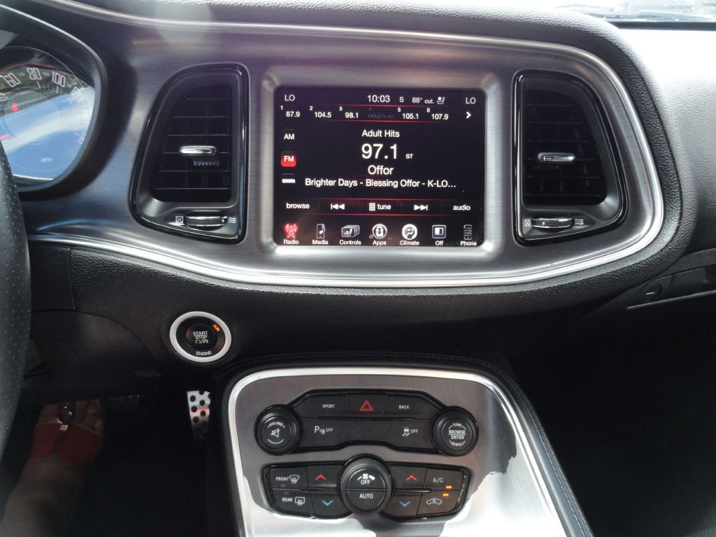 2016 Dodge Challenger Image 15