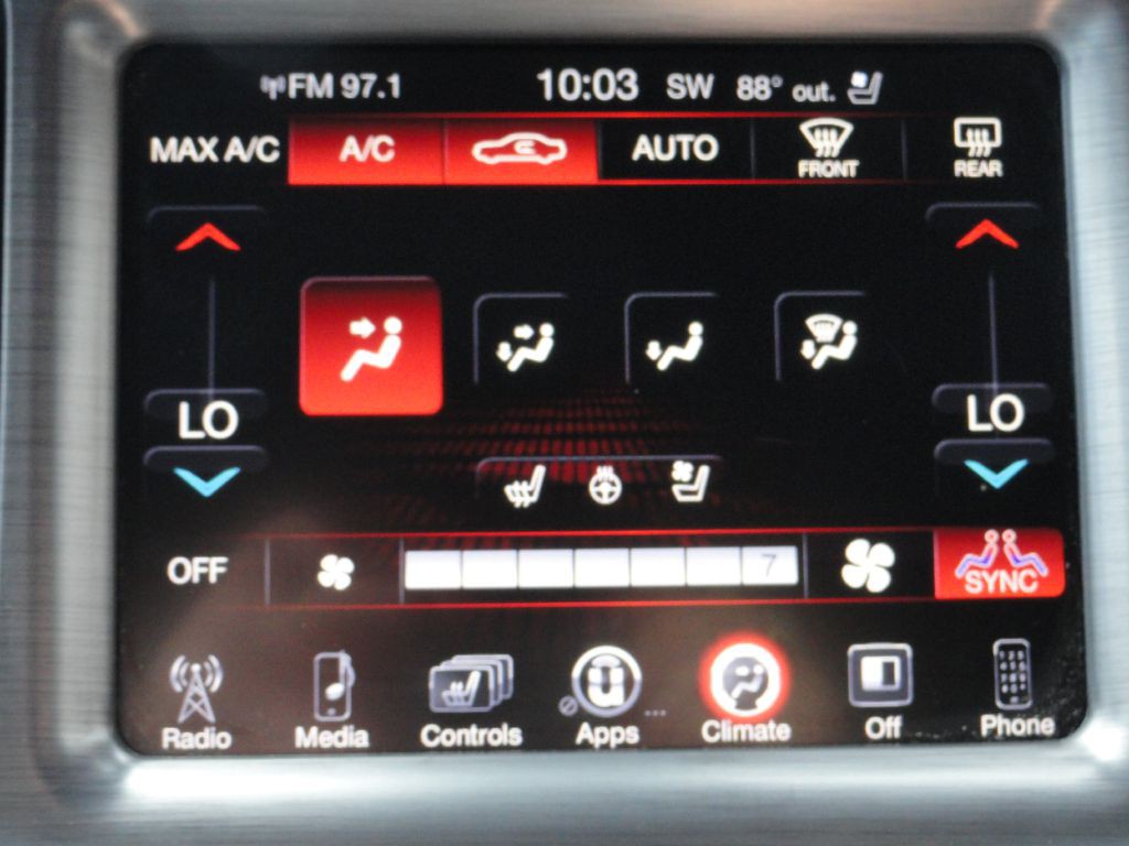 2016 Dodge Challenger Image 18