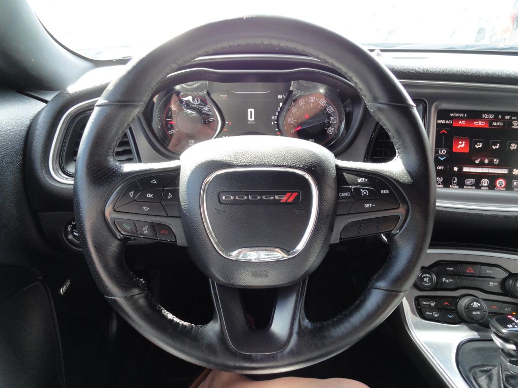 2016 Dodge Challenger Image 22