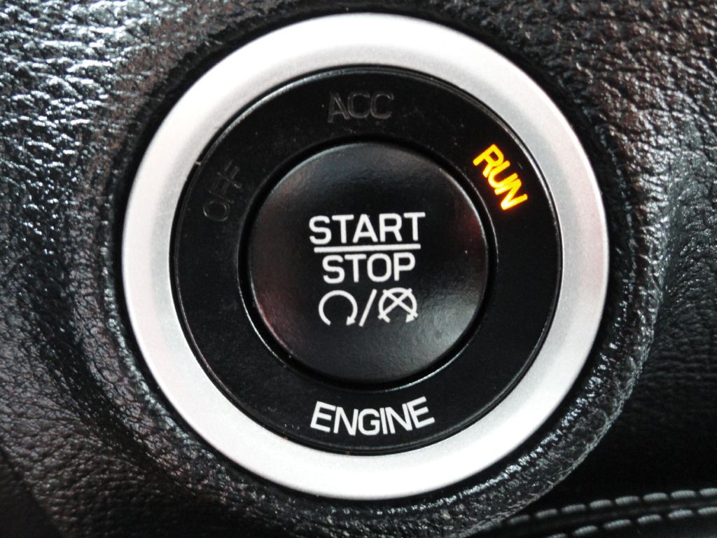 2016 Dodge Challenger Image 26