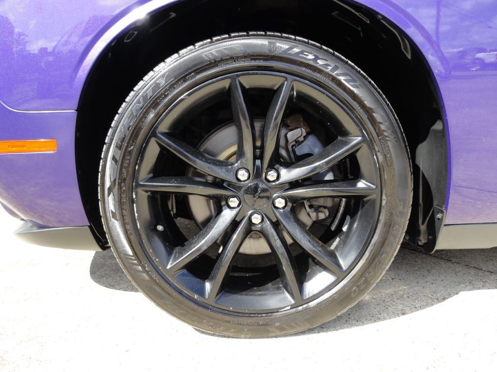 2016 Dodge Challenger Image 31