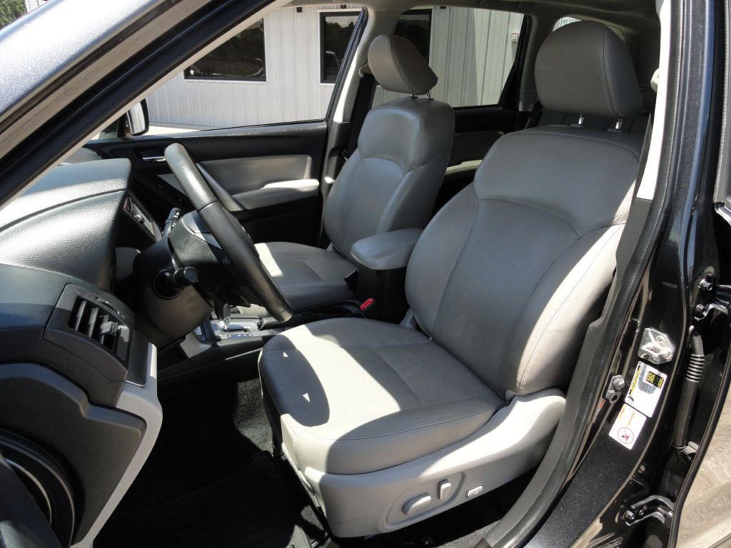 2015 Subaru Forester Image 9