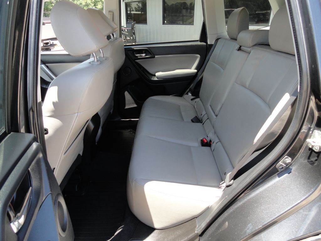 2015 Subaru Forester Image 10