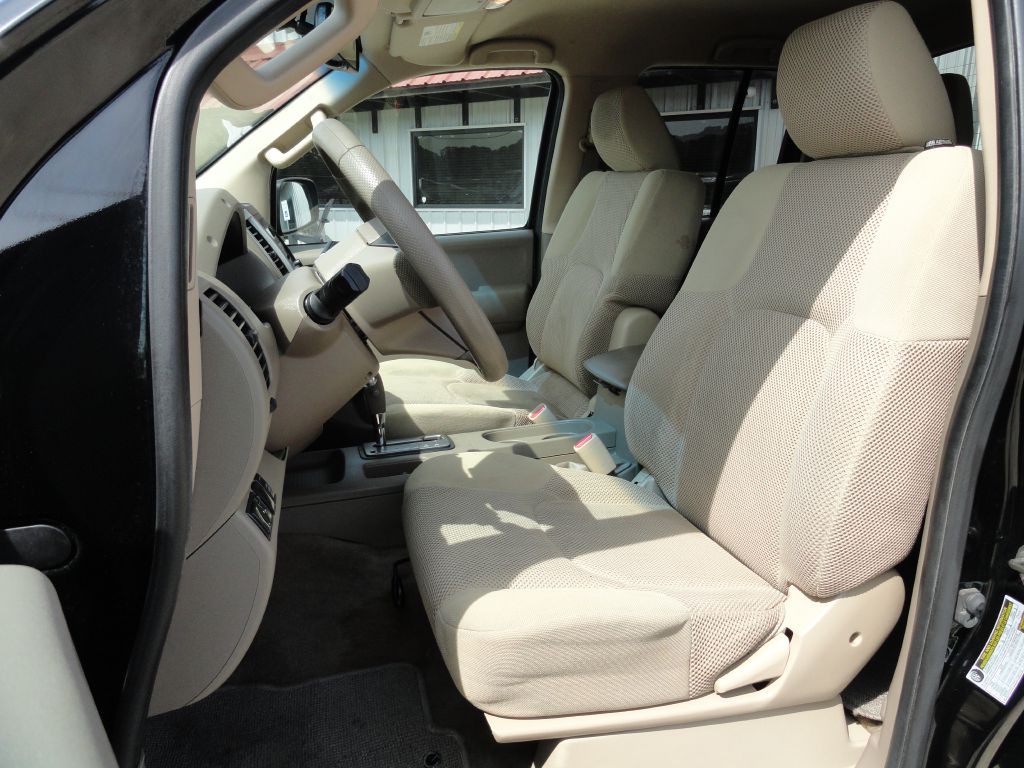 2012 Nissan Frontier Image 11