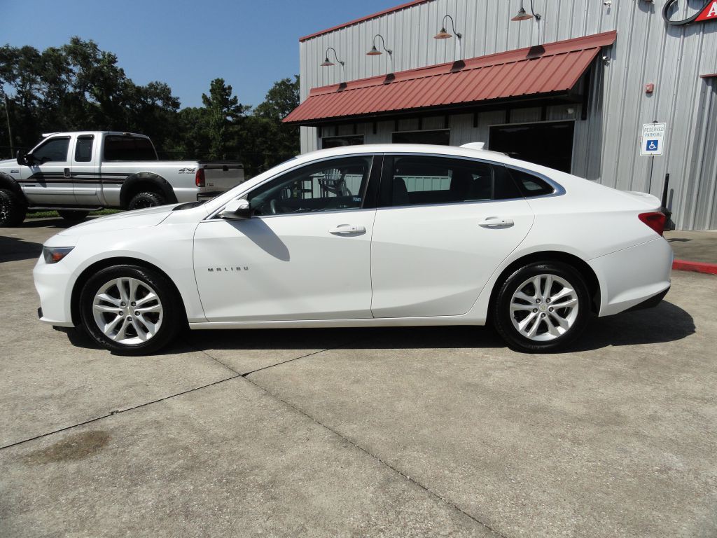 2018 Chevrolet Malibu Image 3
