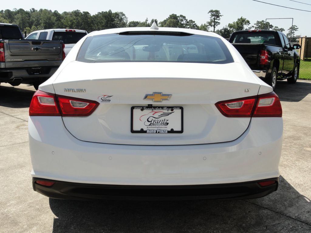 2018 Chevrolet Malibu Image 4